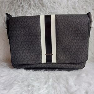 Michael Kors Cooper messenger bag